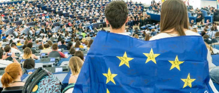 La UE premia le migliori campagne di sensibilizzazione dei giovani sui valori europei