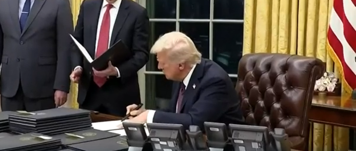 Trump sospende l'aiuto allo sviluppo degli Stati Uniti